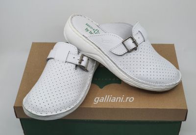 Papuci albi pentru personal medical-fabricat in Romania din piele naturala-galliani.ro-dp rus medline 128 alb